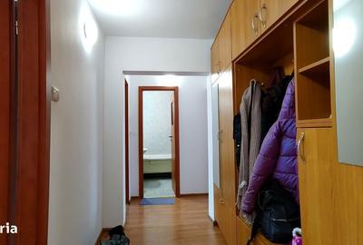 Apartament cu 2 camere decomandat în Tractorul - 5