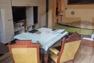 Garsonieră decomandată în Central - 2