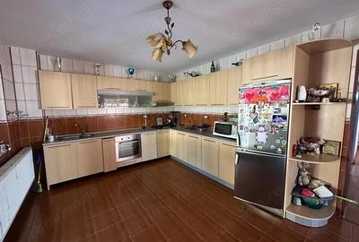 Vanzare proprietate impunatoare, strada Bujorului - cartier Primaverii - 5