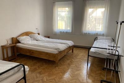 Casă cu 4 camere în Central - 2