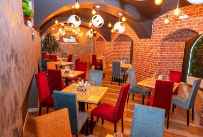 Spațiu comercial, de 300 mp, în Central - 3