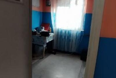 Vând apartament 2 camere Vulcan Hunedoara, et 7 zona Peco - 3