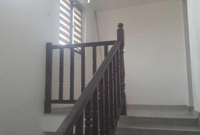 Casă cu 6 camere în Central - 3