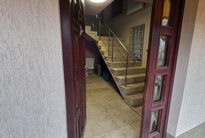 Casă cu 4 camere în Central - 3