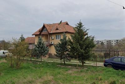 Casă individuală cu 5 camere cu Teren 3000 Mp în 1 Decembrie - 1