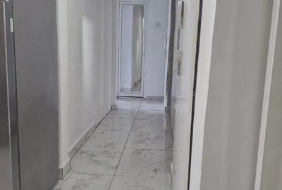 Apartament cu 3 camere decomandat în Central - 1