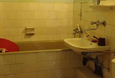 Pe Republicii, zona Liana, apartament cu 2 camere decomandat, etaj1 de vanzare. - 7