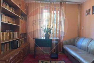 Apartament cu 4 camere de vanzare la vile, zona Ultracentrala - 2