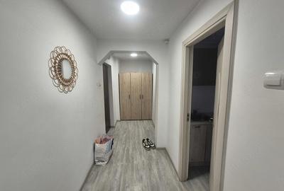 Apartament cu 3 camere semidecomandat în Central - 3