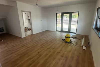 Casă cu 5 camere cu Teren 333 Mp în Central - 2