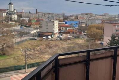 Apartament cu 3 camere decomandat în Central - 1