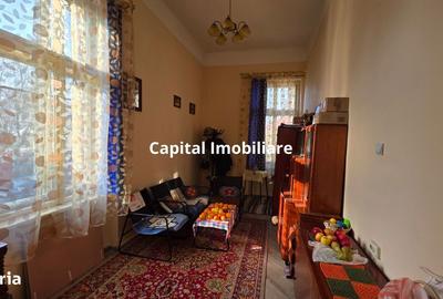 Casă cu 4 camere decomandat cu Canalizare în Traian - 9