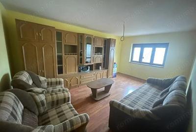 Vanzare apartament 3 camere, situat in Rovinari, Aleea Mesteacanului - 2