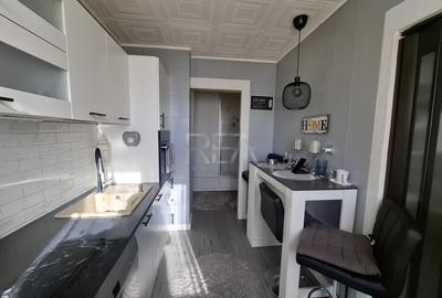 Apartament cu 3 camere semidecomandat, mobilat în Păcii - 13