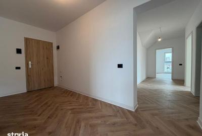 Apartament cu 4 camere în Tractorul - 17