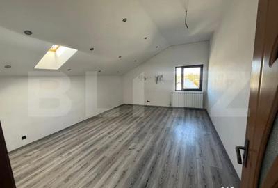 Casă cu 7 camere cu Teren 1000 Mp în Central