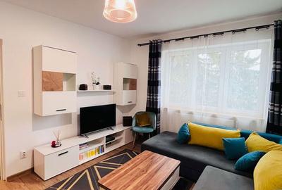 Apartament cu 3 camere semidecomandat în Central