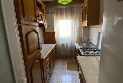3 camere ETAJUL 2, centrala, termopan, mobilat, Curtea de Apel