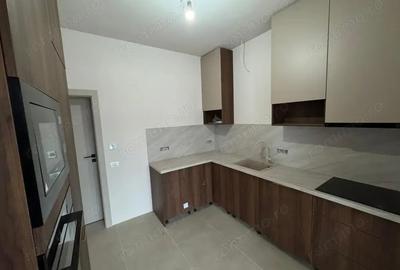 Casă cu 5 camere cu Garaj în Dumbrăvița - 1