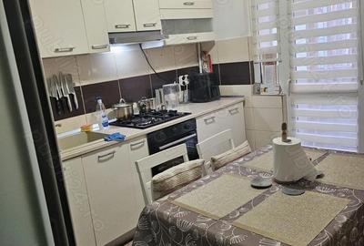 Apartament cu 3 camere decomandat în Central - 2