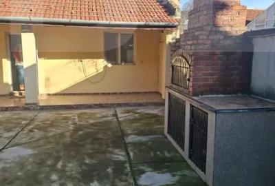 Casă cu 4 camere cu Teren 264 Mp în Central - 9