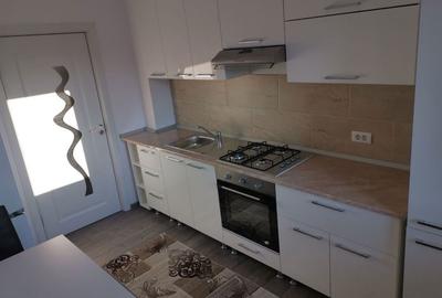 Apartament cu 2 camere decomandat în Cornișa - 7