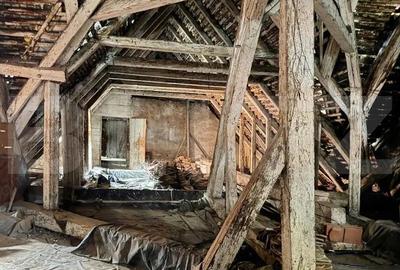 Pod spai?os, transformabil in apartamente, 285 mp, Pia?a Sfatului - 4