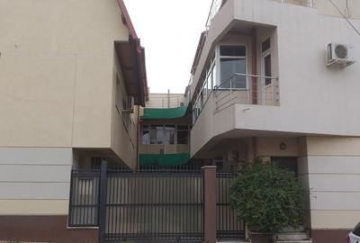Birou, de 21 mp, în Tomis II - 2