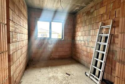 Casă individuală cu 4 camere cu Canalizare în Cihei - 9