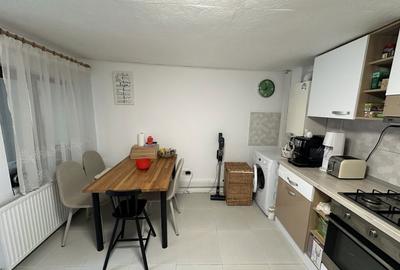 Casă cu 4 camere în Poienarii Burchii - 1