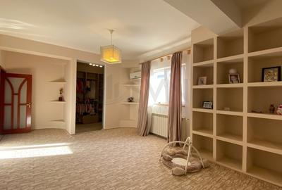 Casă individuală cu 7 camere cu Canalizare în Central - 7