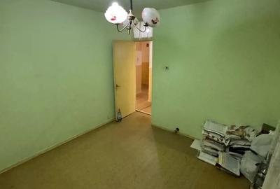 Apartament cu 4 camere decomandat în Urlați - 5