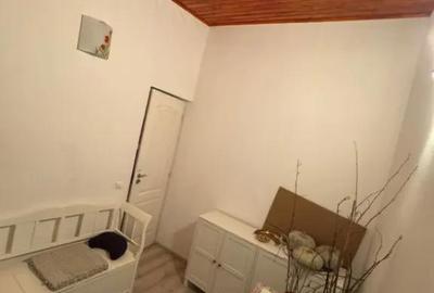 Apartament cu 3 camere semidecomandat în Progresul - 5
