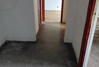 Apartament cu 2 camere decomandat în Calea București - 5