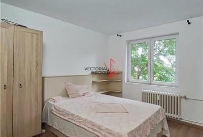 Prima inchiriere, decomandat, bloc stradal, et.2/10 la 5 min metrou Nicolae Grig Prima inchiriere, decomandat, bloc stradal, et.2/10 la 5 min metrou Nicolae Grig - 12