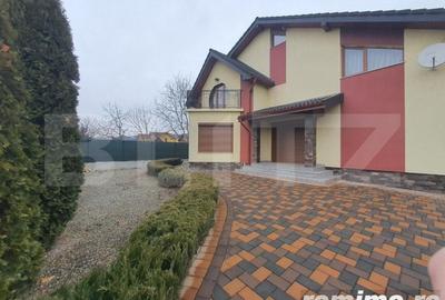 Casă cu 5 camere cu Teren 600 Mp în Central - 1