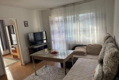 Apartament 3 camere, semidecomandat - zona Astra - 1