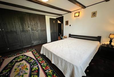 Casă cu 6 camere cu Teren 1600 Mp în Central