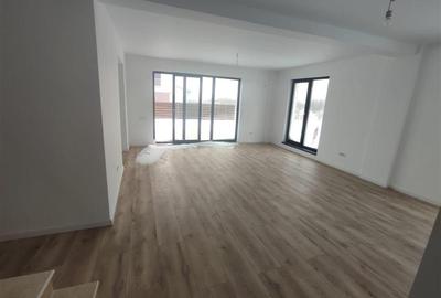 Casă cu 5 camere cu Garaj în Ostratu - 4