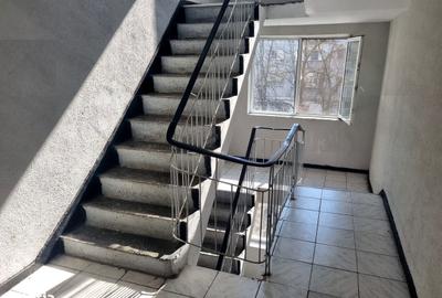 Apartament cu 2 camere decomandat, mobilat în CET - 3