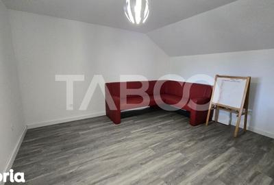 Casă cu 4 camere cu Canalizare în Dâmbul Rotund - 2