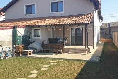 Casă cu 4 camere cu Teren 493 Mp în Central - 13