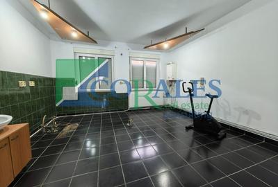 Casă individuală cu 7 camere cu Canalizare în Traian - 1