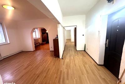 Apartament cu 3 camere în 7 Noiembrie - 7