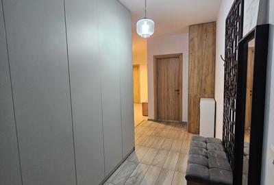 Apartament cu 3 camere decomandat în Runcu - 4