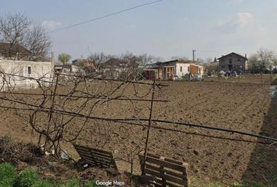 Teren de 1039 mp, în Sintești