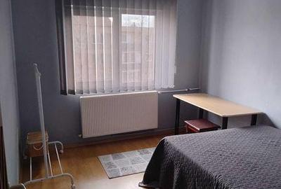 Apartament cu 3 camere decomandat în Nufărul