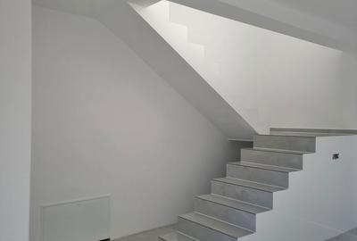 Casă cu 3 camere cu Teren 260 Mp în Sânandrei