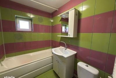 Apartament cu 3 camere semidecomandat în Mărășești