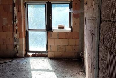 Casă cu Teren 2290 Mp în Gârleni - 4